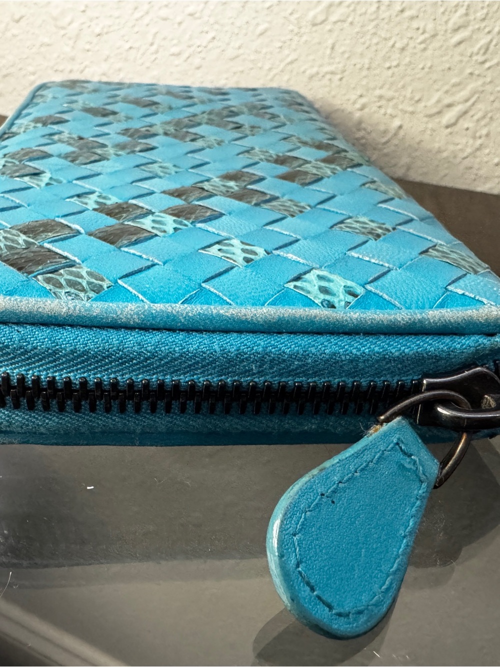 Bottega Veneta Turquoise Woven Leather Zip Wallet with Patterned Insets - Picture 5 of 10